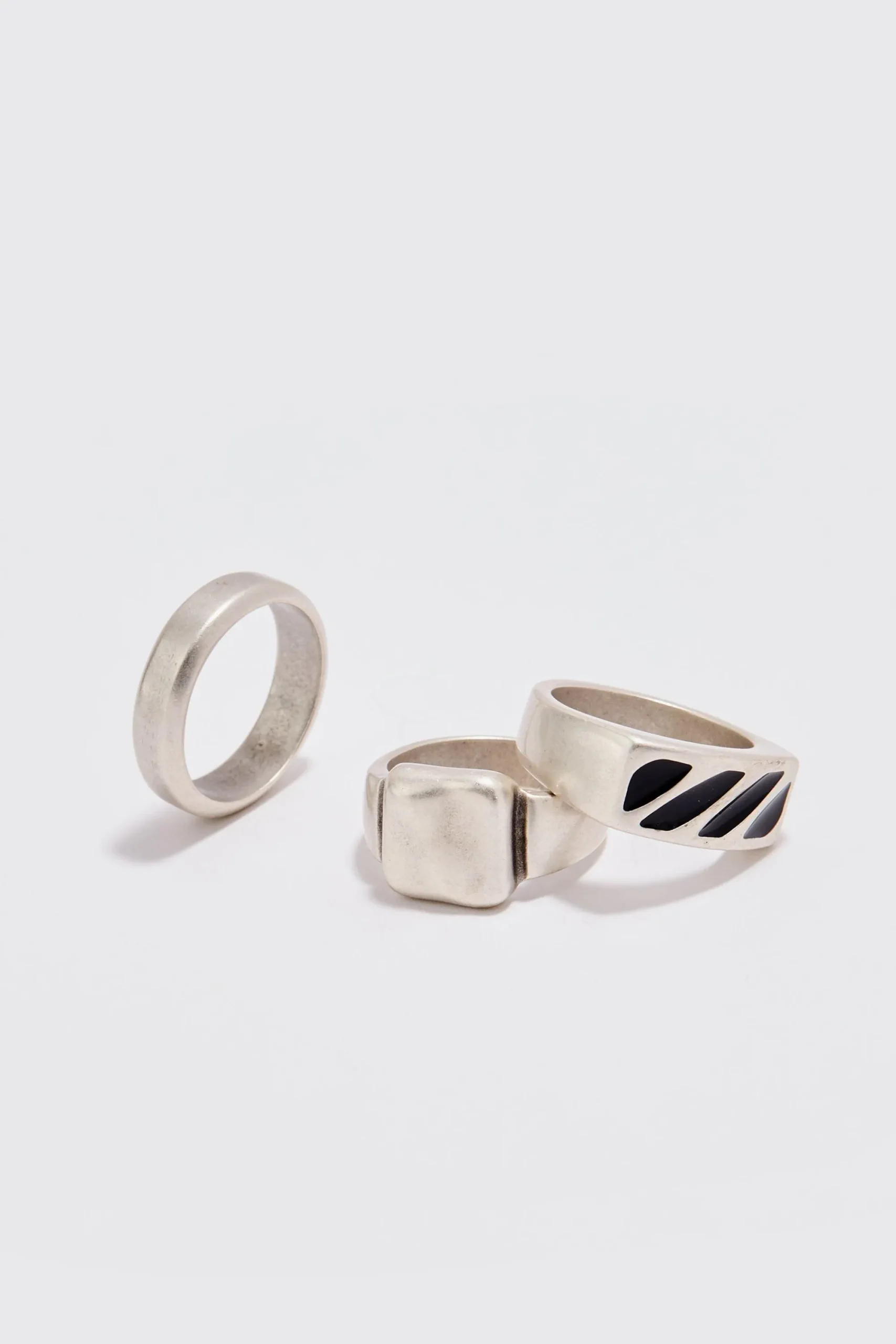 boohooMAN 3 Pack Basic Signet Rings | UK| Jewellery & Watches
