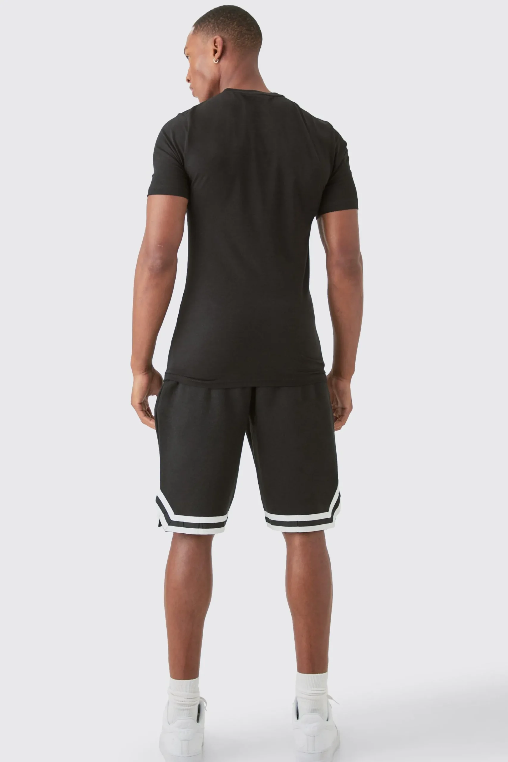 Basic Muscle Fit T-shirt | UK^boohooMAN Sale