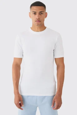 Basic Muscle Fit T-shirt | UK^boohooMAN Outlet