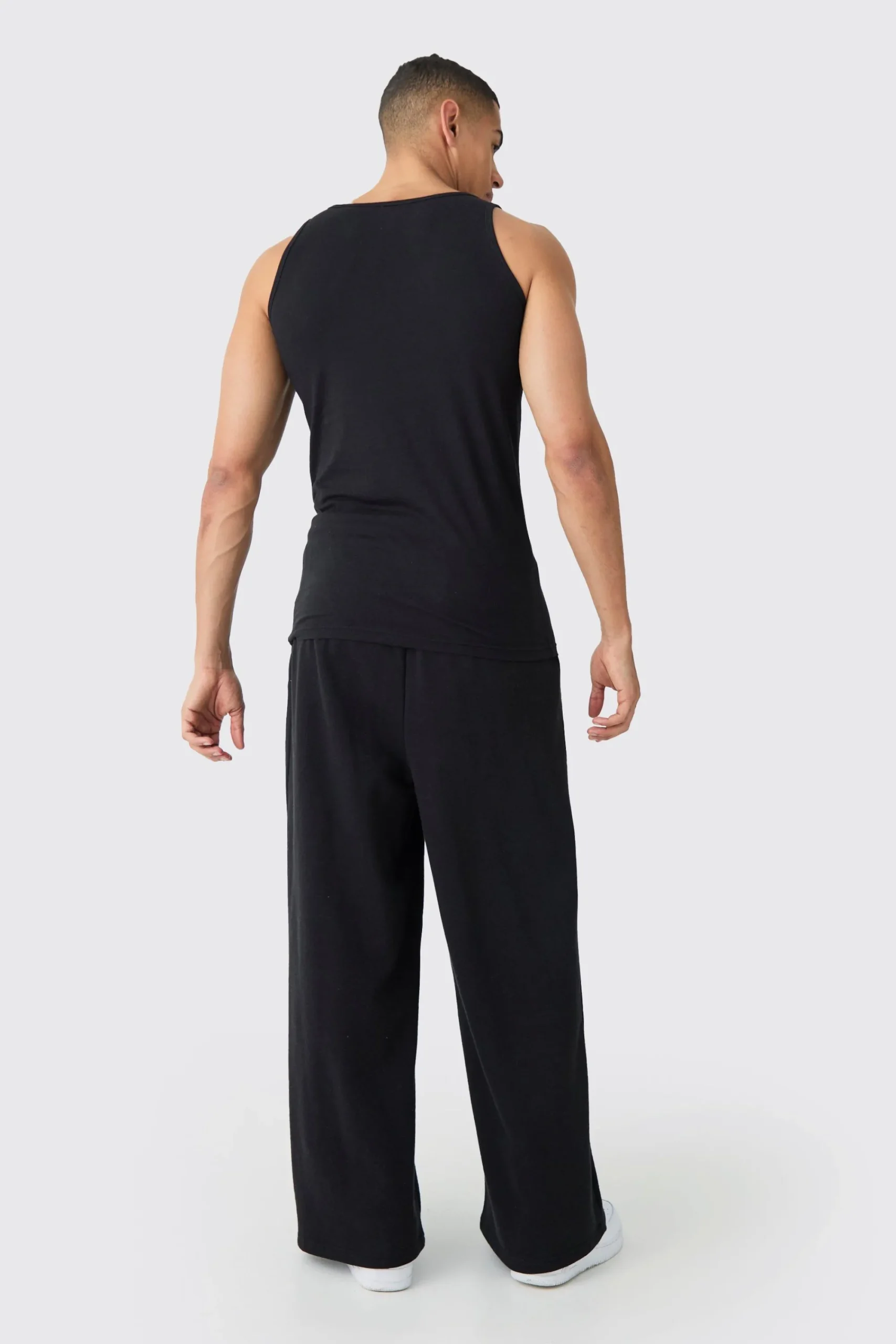 Basic Muscle Fit Vest | UK^boohooMAN