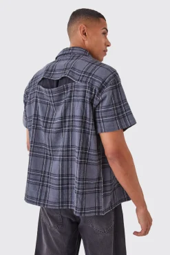 boohooMAN Boxy Short Sleeve Back Vent Check Shirt | UK| Shirts