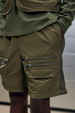 boohooMAN Boxy Utility Mesh Cargo Pocket Vest & Zip Off Trouser Set | UK| Trousers|Cargos