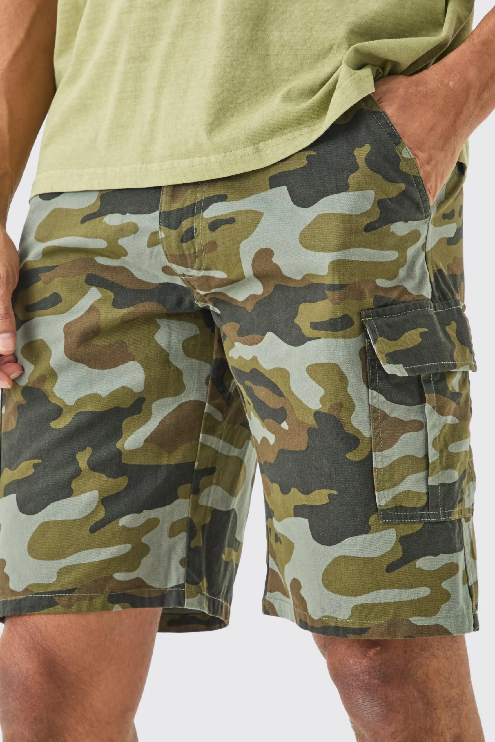 boohooMAN Camo Fixed Waist Relaxed Cargo Shorts | UK| Shorts