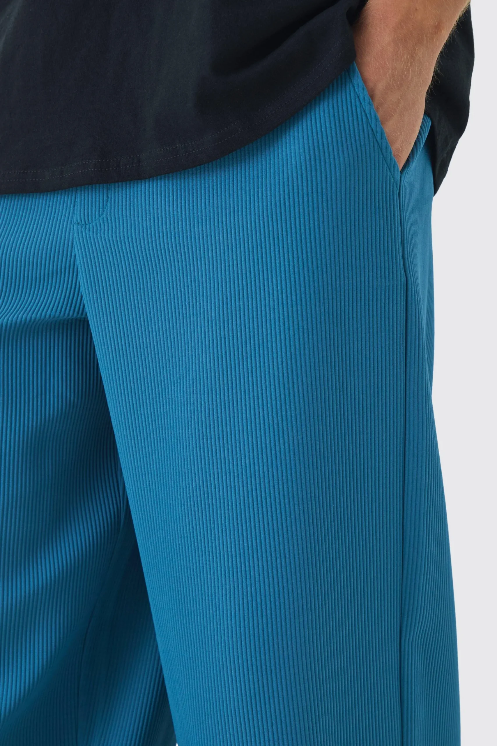 boohooMAN Elastic Waist Baggy Fit Contrast Drawcord Pleated Trouser | UK| Trousers