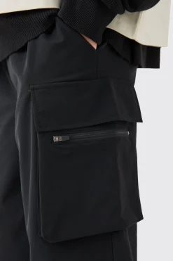 boohooMAN Elasticated Relaxed Lightweight Stretch Cargo Short | UK| Shorts