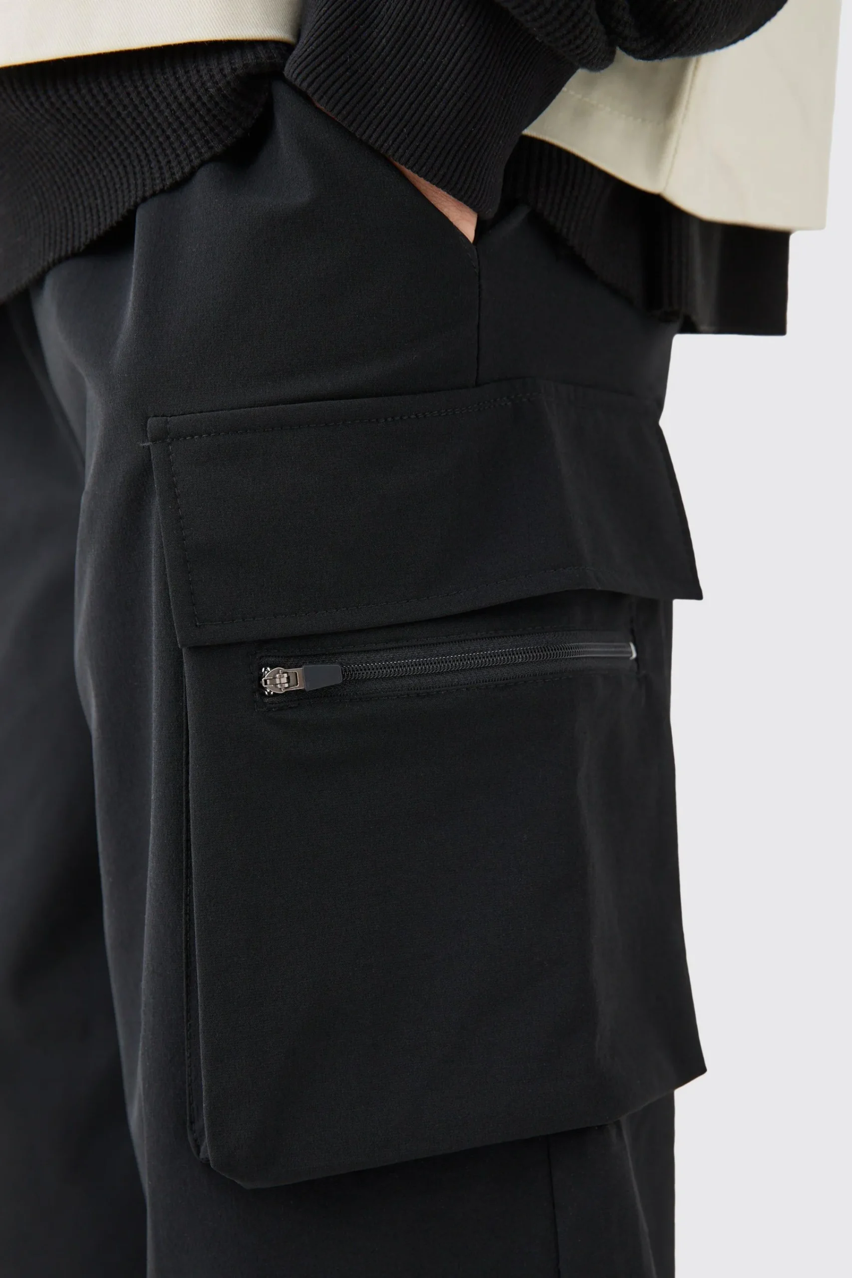 boohooMAN Elasticated Relaxed Lightweight Stretch Cargo Short | UK| Shorts