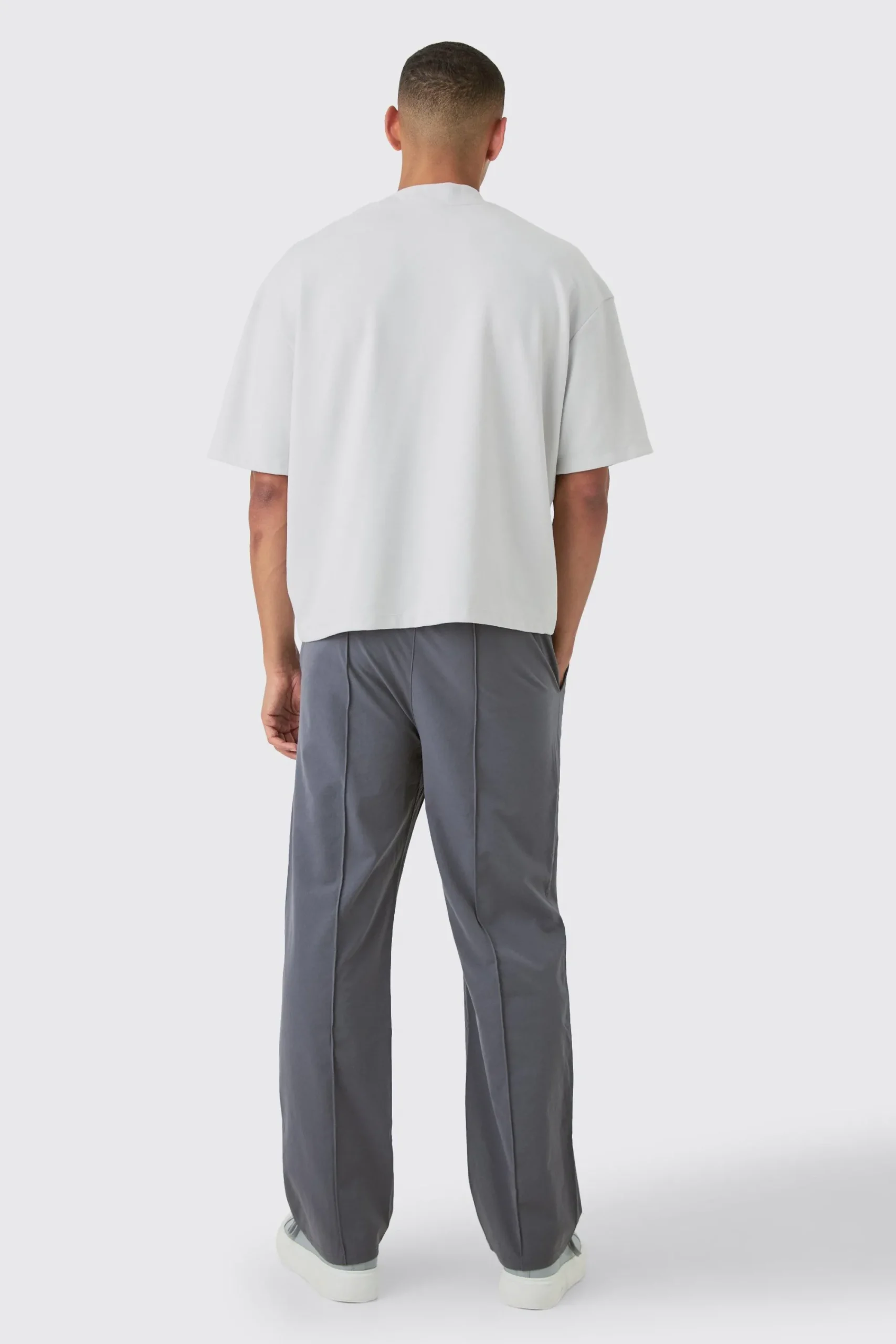 boohooMAN Elasticated Technical Stretch Relaxed Pintuck Trouser | UK| Trousers