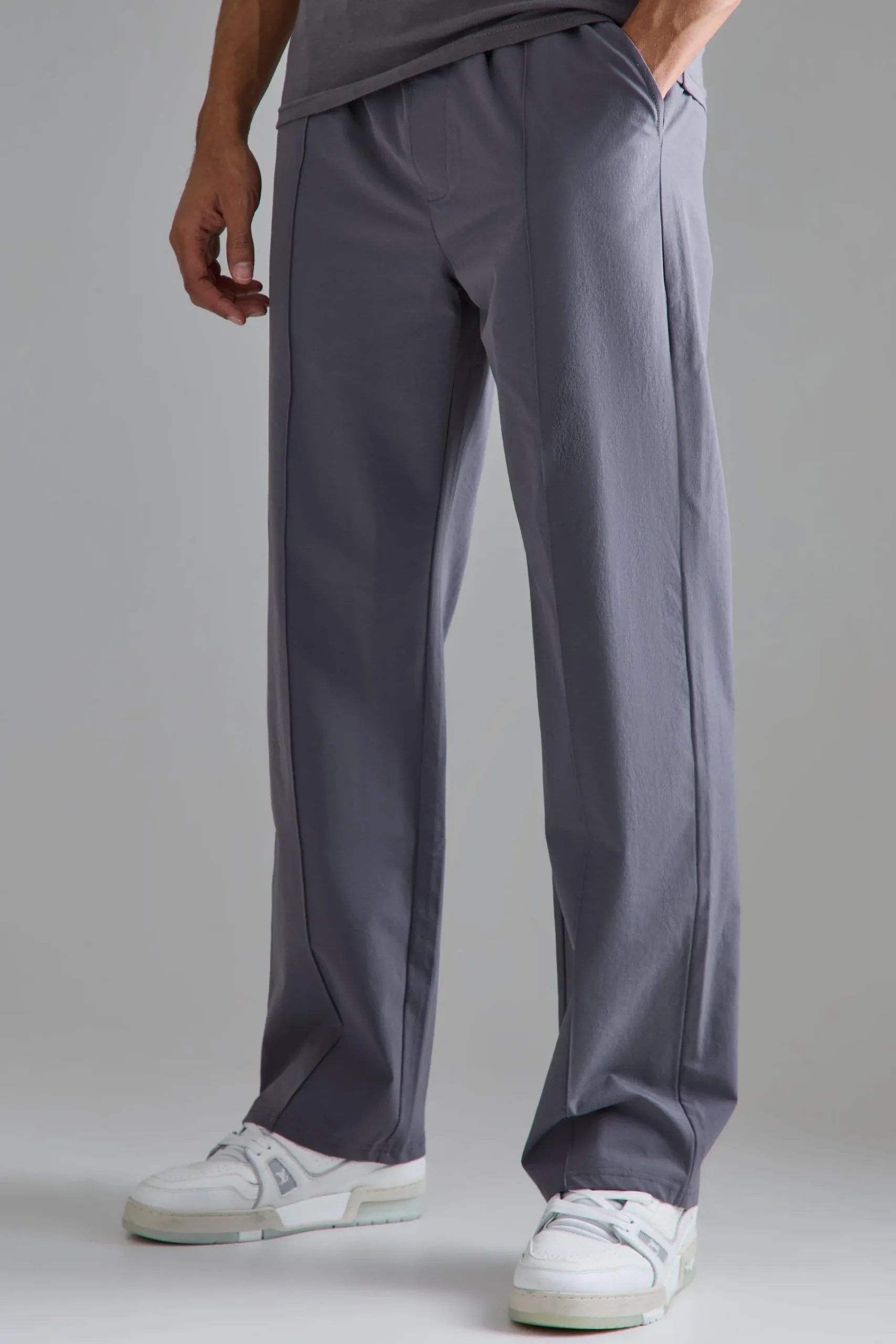 boohooMAN Elasticated Technical Stretch Relaxed Pintuck Trouser | UK| Trousers