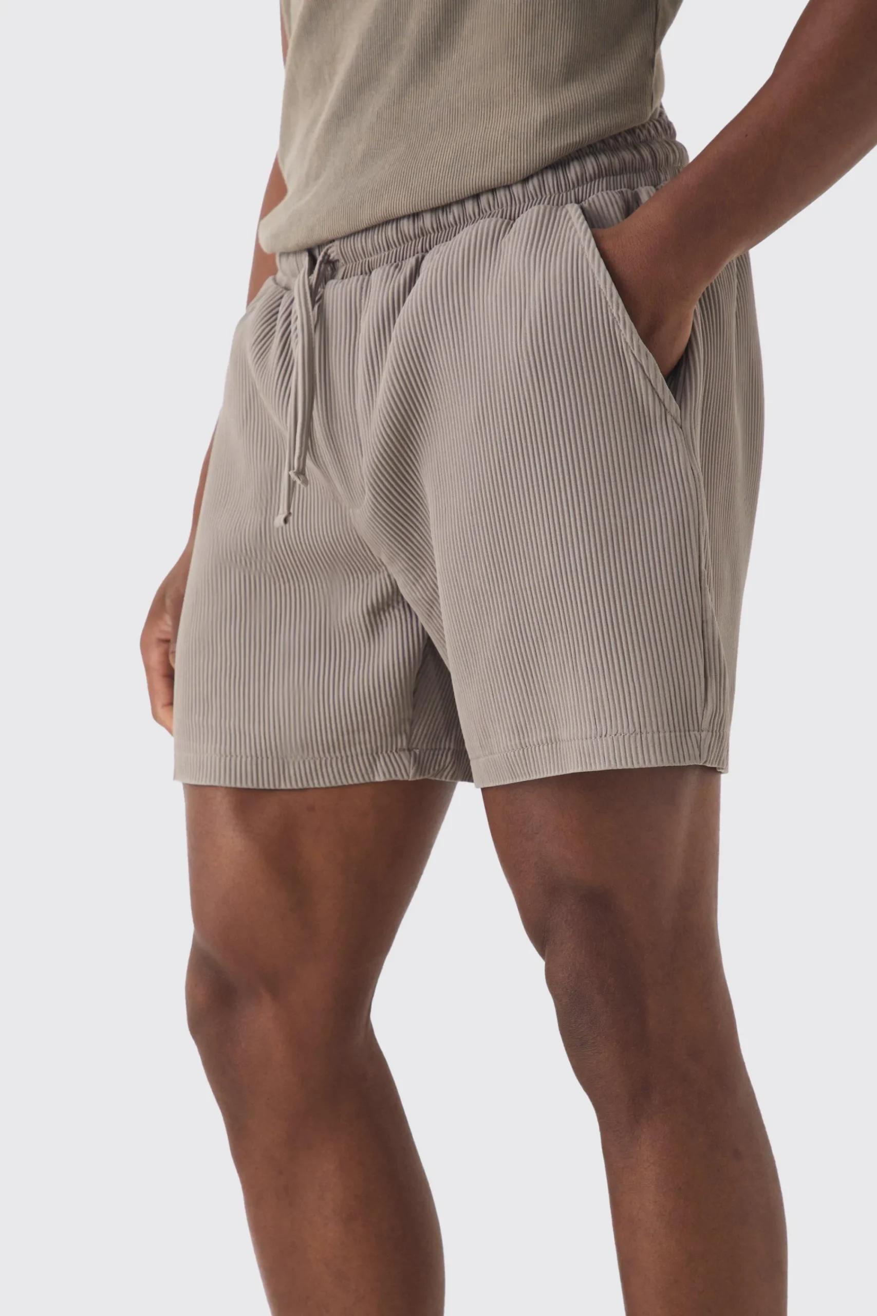 boohooMAN Elasticated Waist Pleated Drawcord Shorts | UK| Shorts