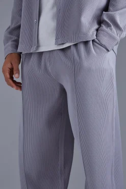 boohooMAN Elasticated Waist Relaxed Fit Pleated Trouser | UK| Trousers