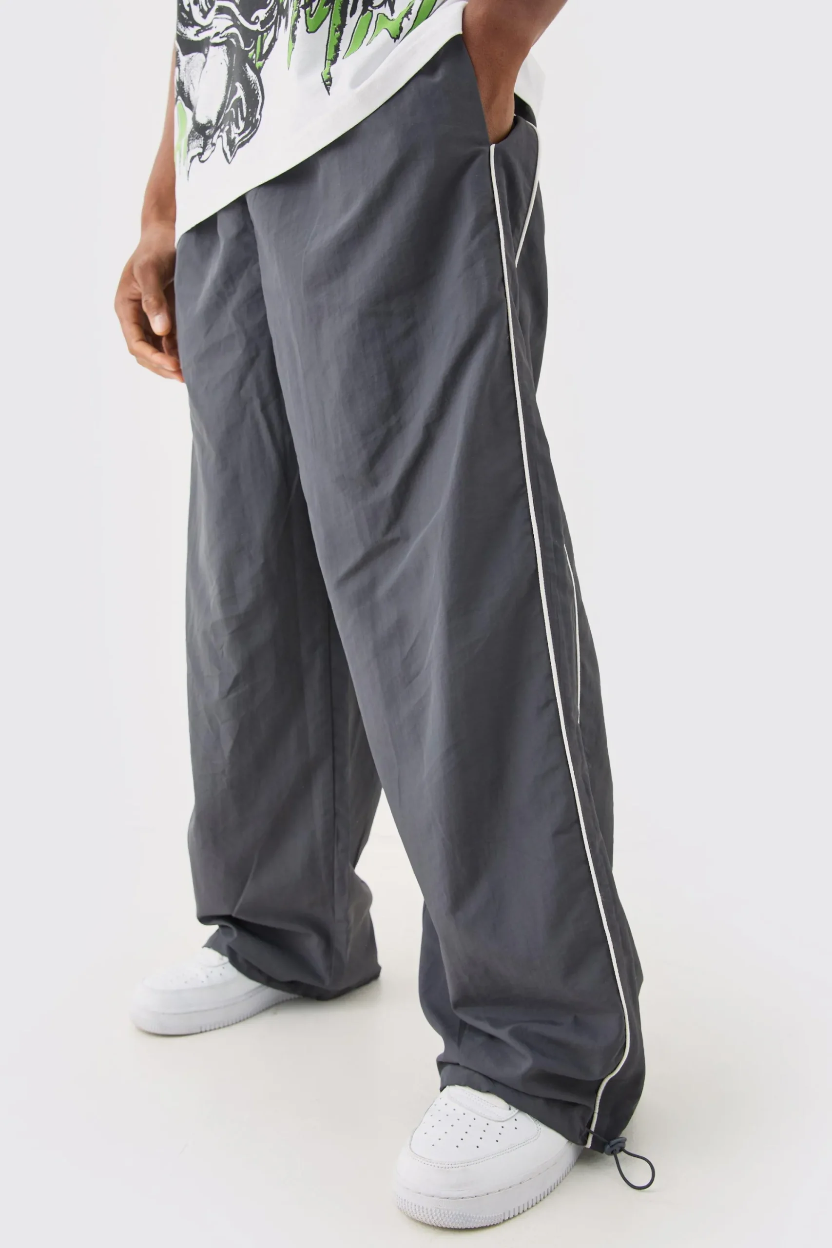 boohooMAN Elasticated Waist Side Stripe Parachute Pants | UK| Trousers