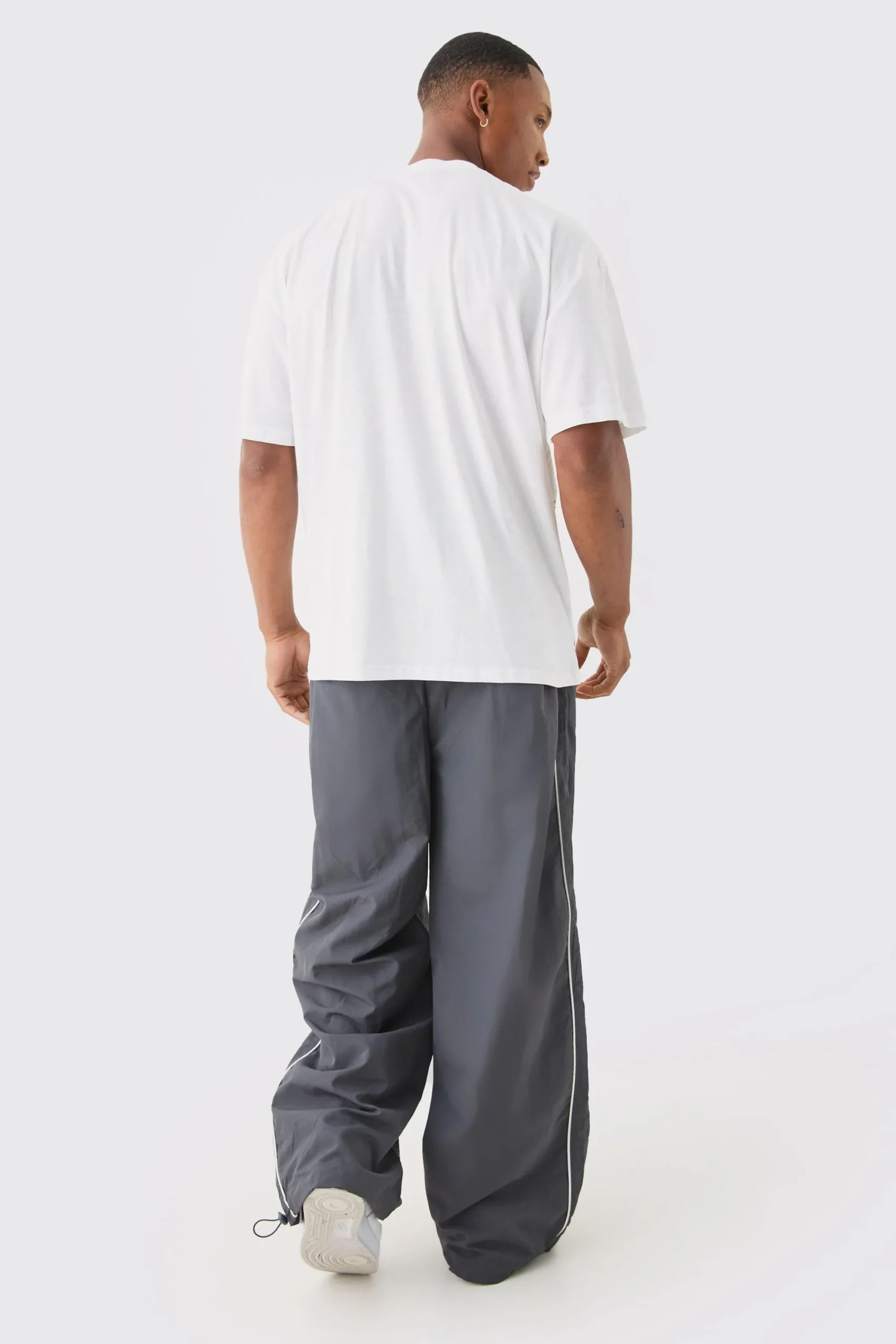 boohooMAN Elasticated Waist Side Stripe Parachute Pants | UK| Trousers