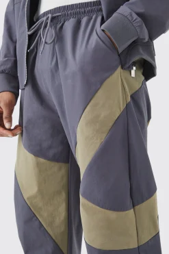 boohooMAN Elasticated Waist Straight Technical Stretch Panel Trouser | UK| Trousers