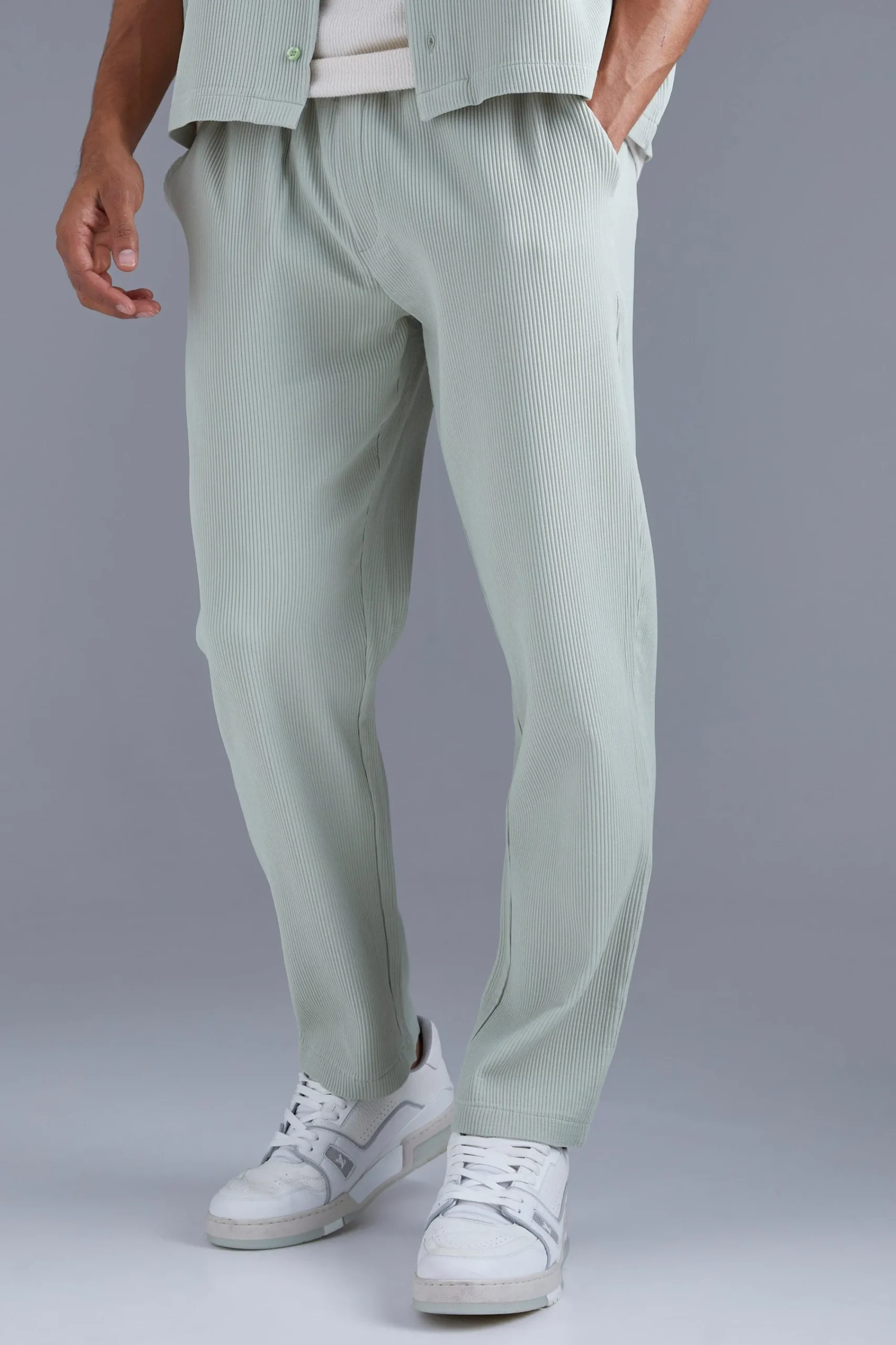 boohooMAN Elasticated Waist Tapered Fit Pleated Trouser | UK| Trousers