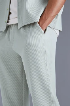 boohooMAN Elasticated Waist Tapered Fit Pleated Trouser | UK| Trousers