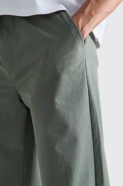 boohooMAN Elasticated Waist Technical Stretch Relaxed Cropped Trouser | UK| Trousers