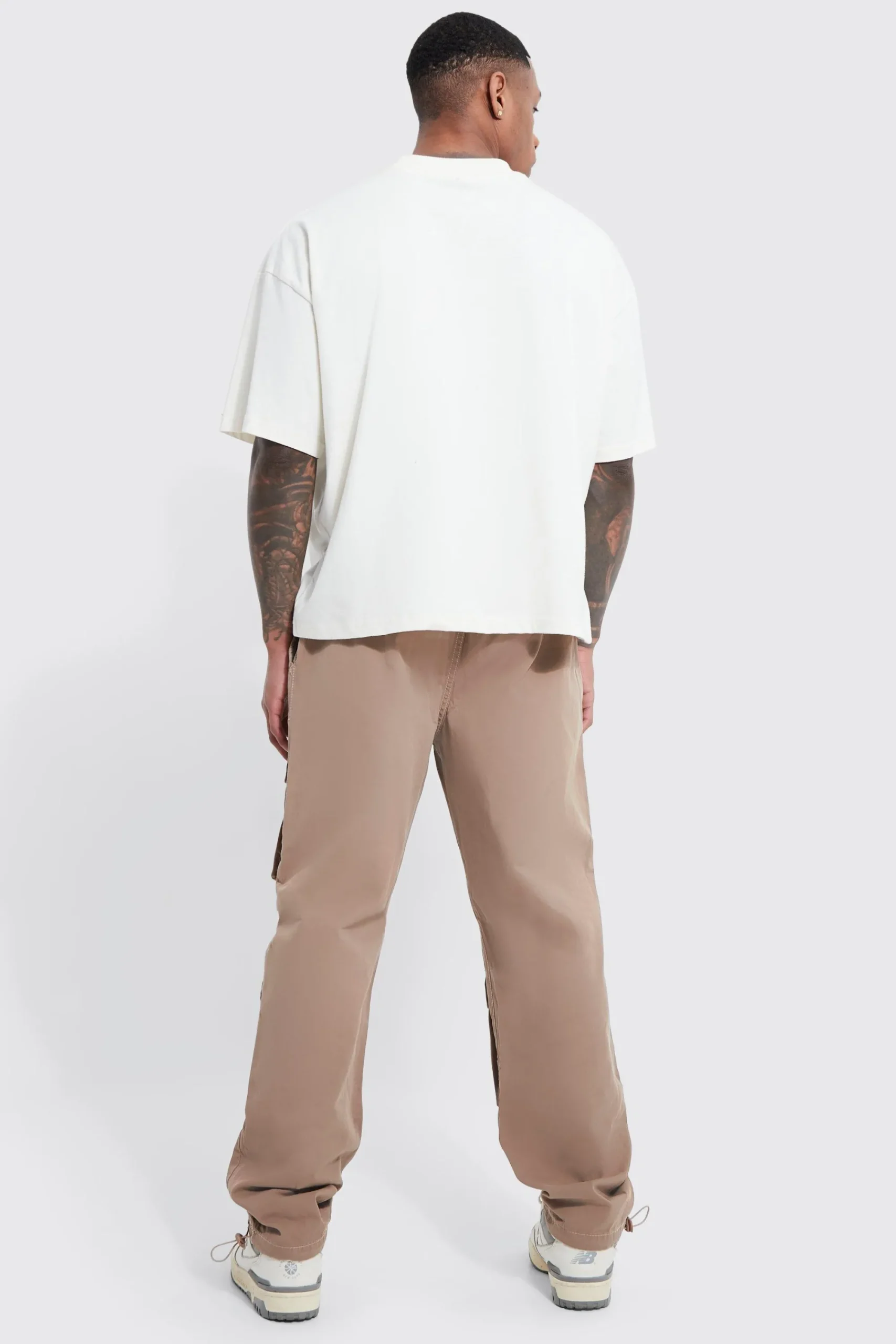 boohooMAN Elasticated Waist Zip Detail Multi Pocket Straight Fit Cargo Trousers | UK| Trousers