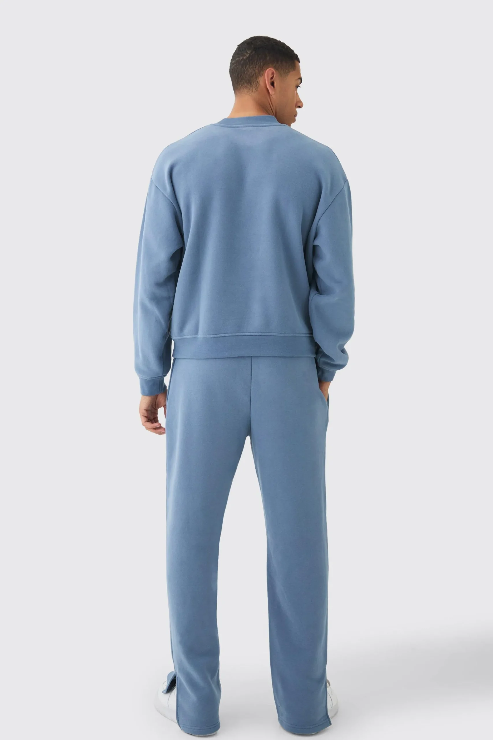 boohooMAN 330GSM Regular Fit Split Hem Jogger With Woven Badge | UK| Trousers|Joggers