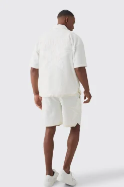 boohooMAN Loose Fit Textured Star Embroidered Basketball Short | UK| Shorts