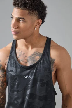 Man Active Camo Performance Stringer Vest | UK^boohooMAN Online