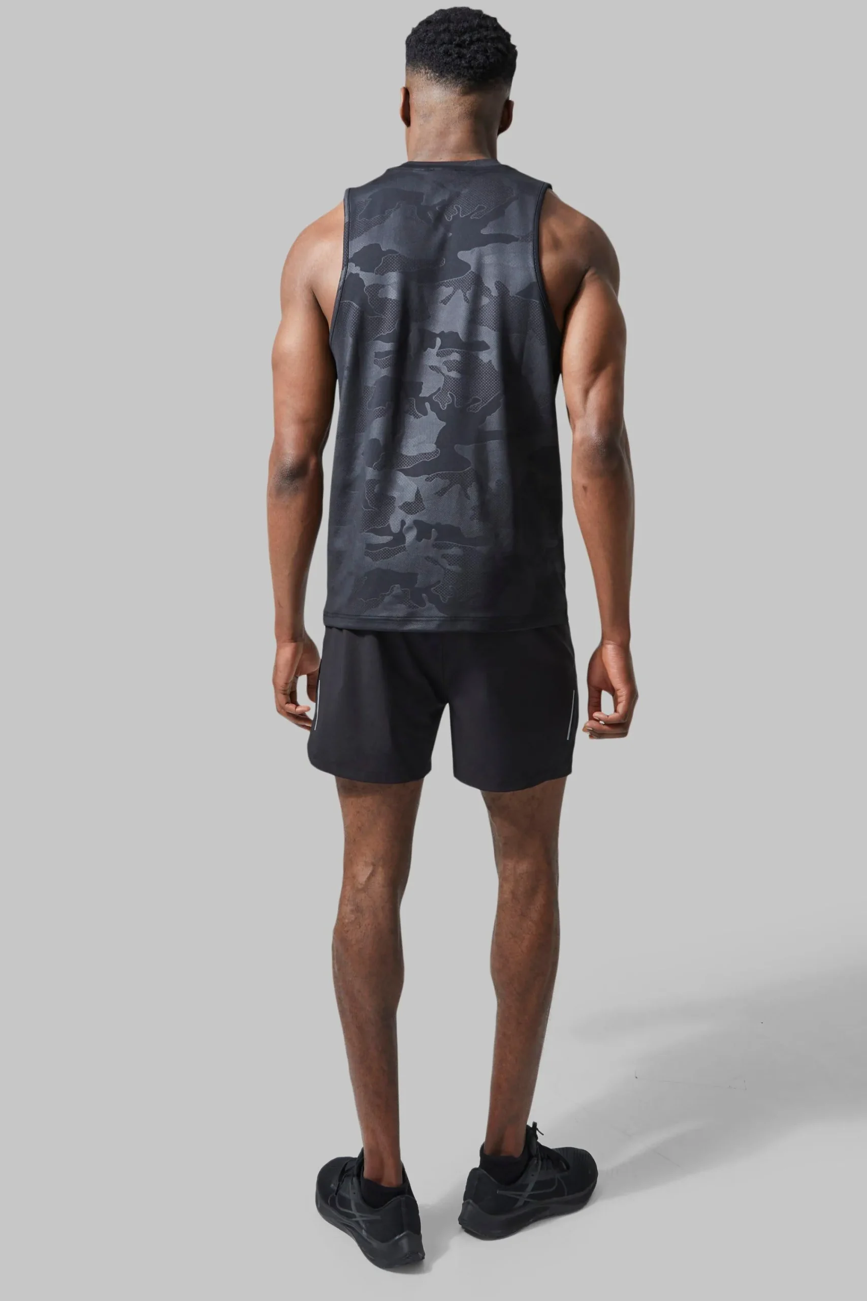 Man Active Camo Racer Performance Regular Fit Tank | UK^boohooMAN