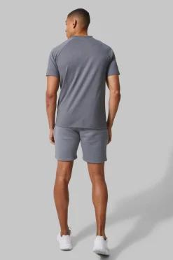 Man Active Gym Raglan Reg Fit T-shirt | UK^boohooMAN New