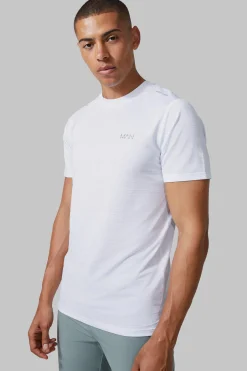 Man Active Lightweight Performance Regular Fit T-shirt | UK^boohooMAN Outlet