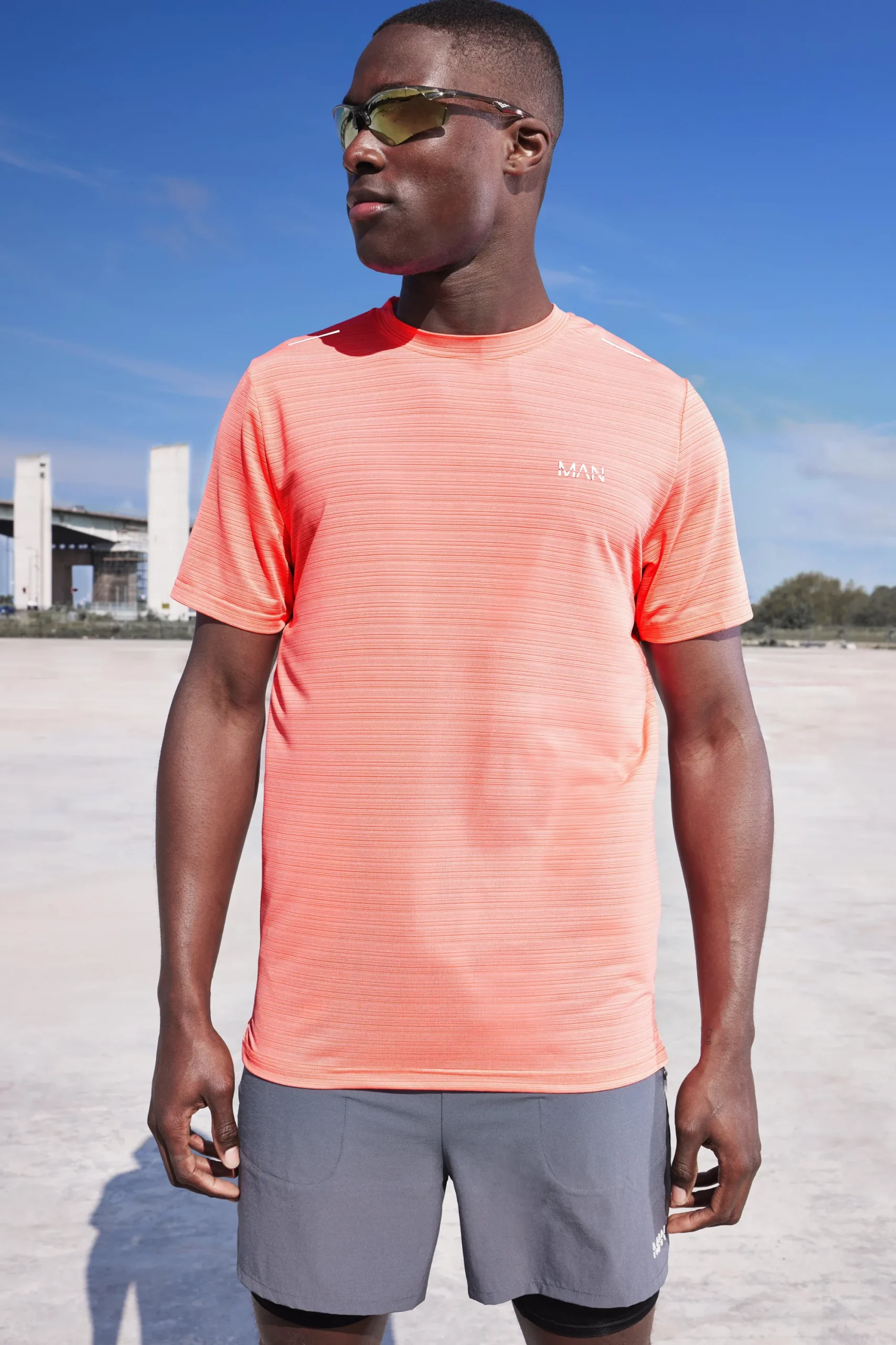 Man Active Lightweight Performance Regular Fit T-shirt | UK^boohooMAN Best