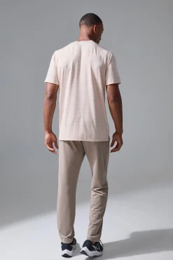 Man Active Lightweight Performance T-shirt | UK^boohooMAN Online