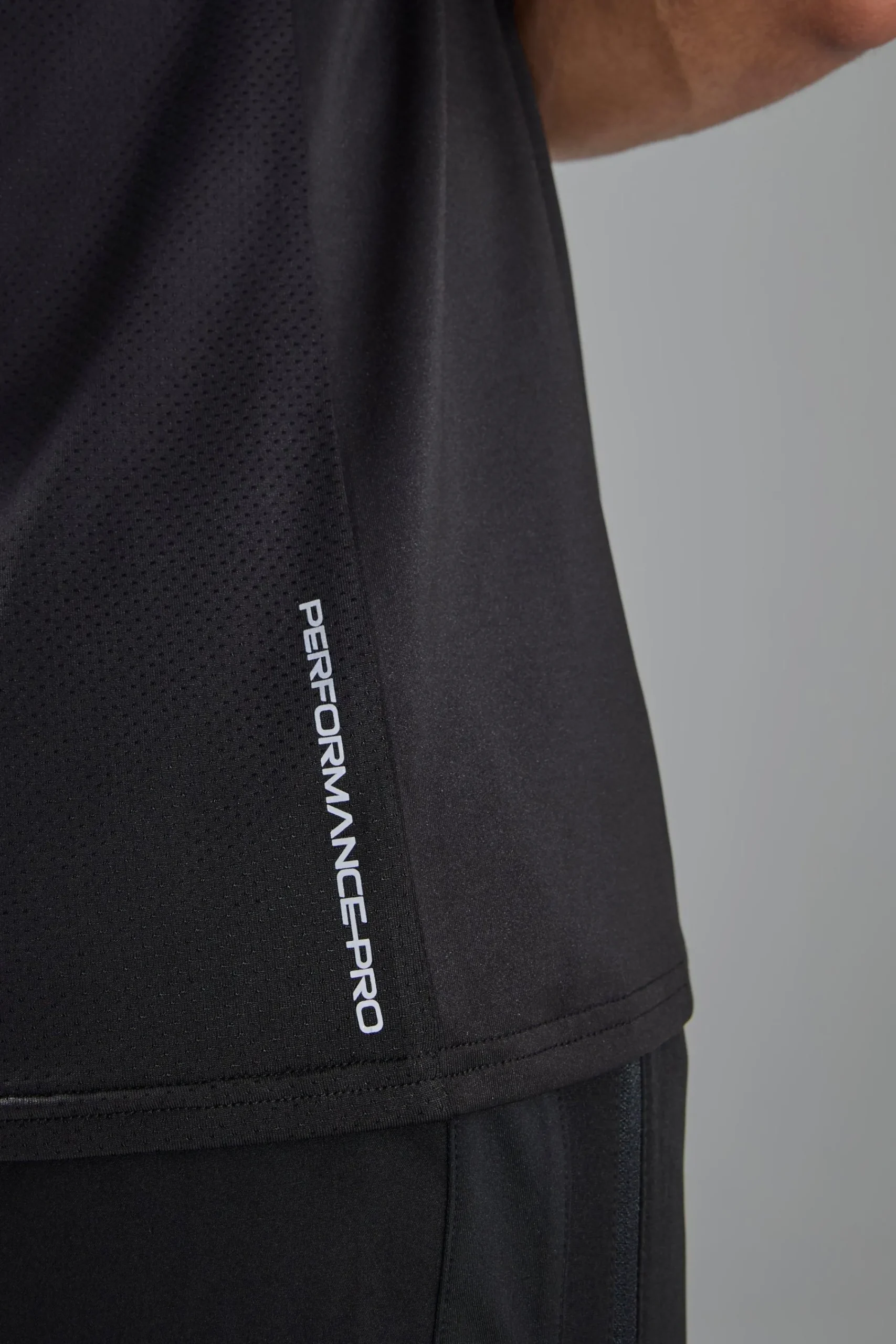 Man Active Performance Pro Raglan Gym T-shirt | UK^boohooMAN New