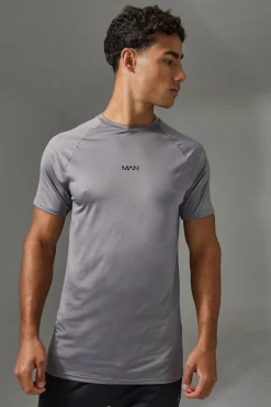 Man Active Performance Pro Muscle Fit Gym T-shirt | UK^boohooMAN New
