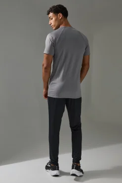 Man Active Performance Pro Muscle Fit Gym T-shirt | UK^boohooMAN New