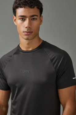 Man Active Performance Pro Muscle Fit Gym T-shirt | UK^boohooMAN Hot