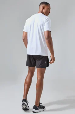 Man Active Performance Regular Fit T-shirt | UK^boohooMAN