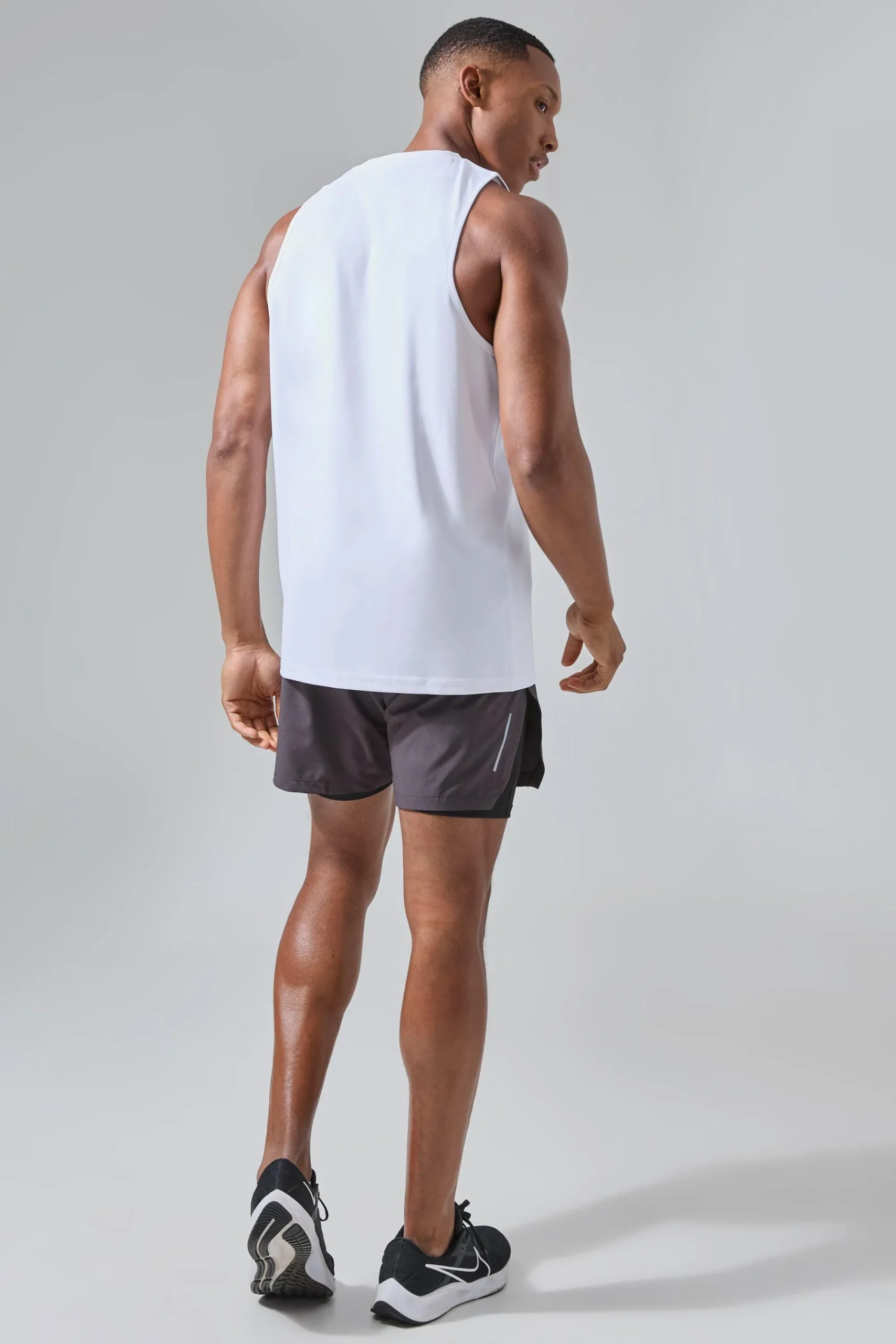 Man Active Performance Reg Fit Tank | UK^boohooMAN