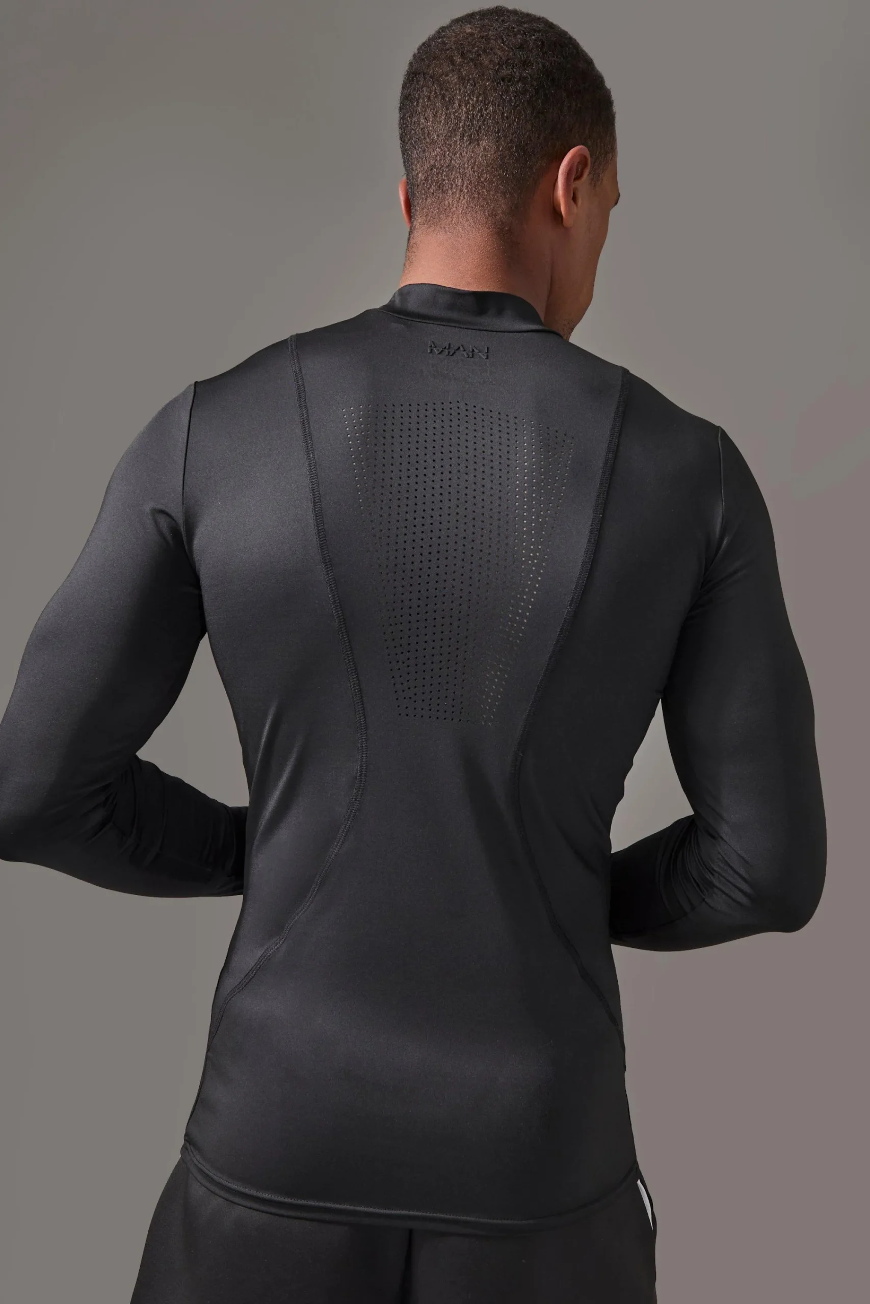 Man Active Pro Long Sleeve High Neck Perforated Base Layer | UK^boohooMAN New