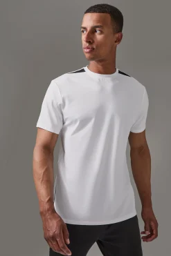 Man Active Pro Regular Fit T-shirt | UK^boohooMAN Clearance