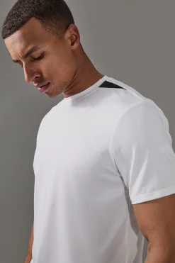 Man Active Pro Regular Fit T-shirt | UK^boohooMAN Clearance