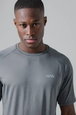 Man Active Raglan Reg Fit T-shirt | UK^boohooMAN New