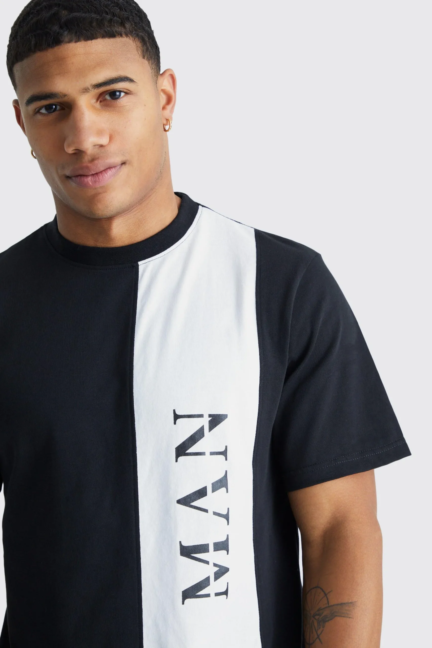 Man Roman Colour Block T-shirt | UK^boohooMAN Outlet