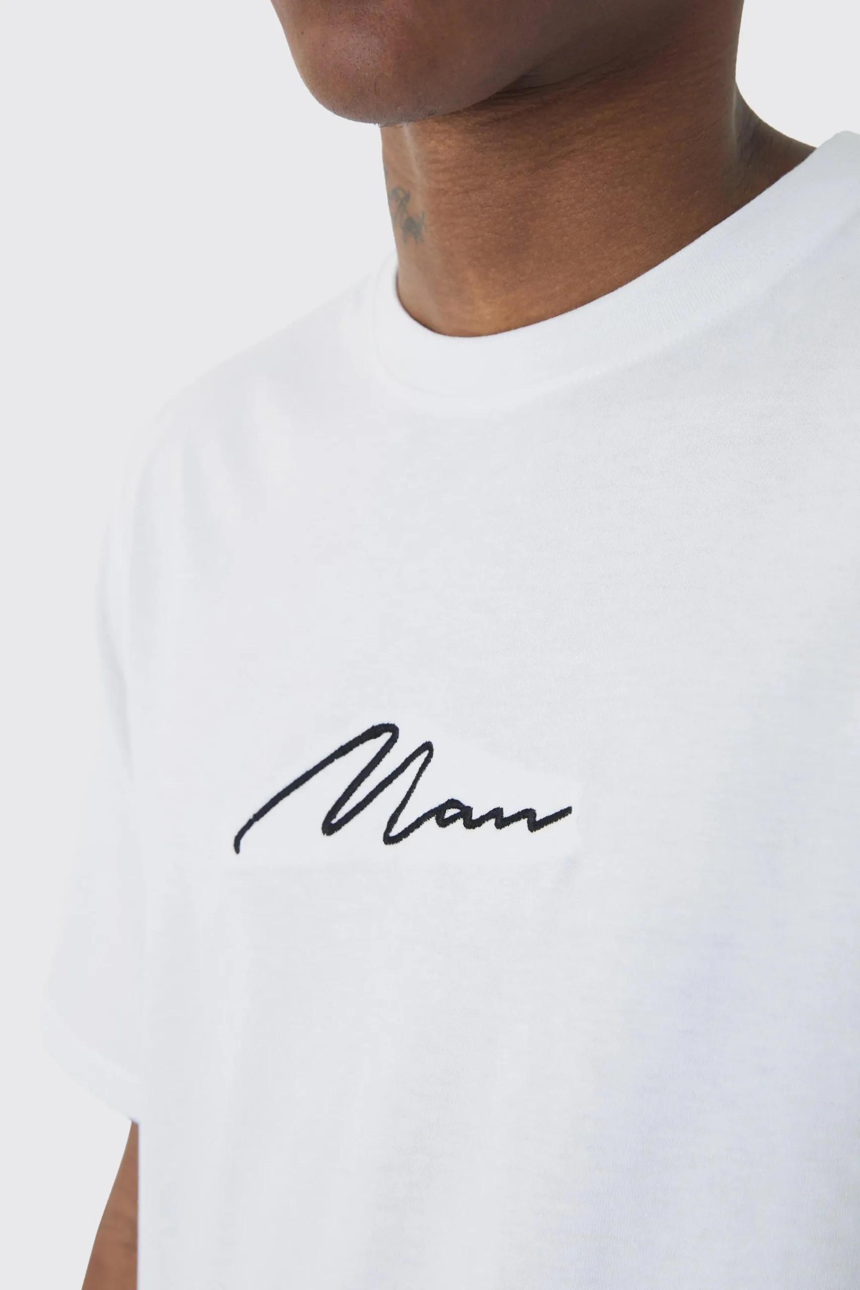 Man Signature Embroidered T-shirt | UK^boohooMAN Hot
