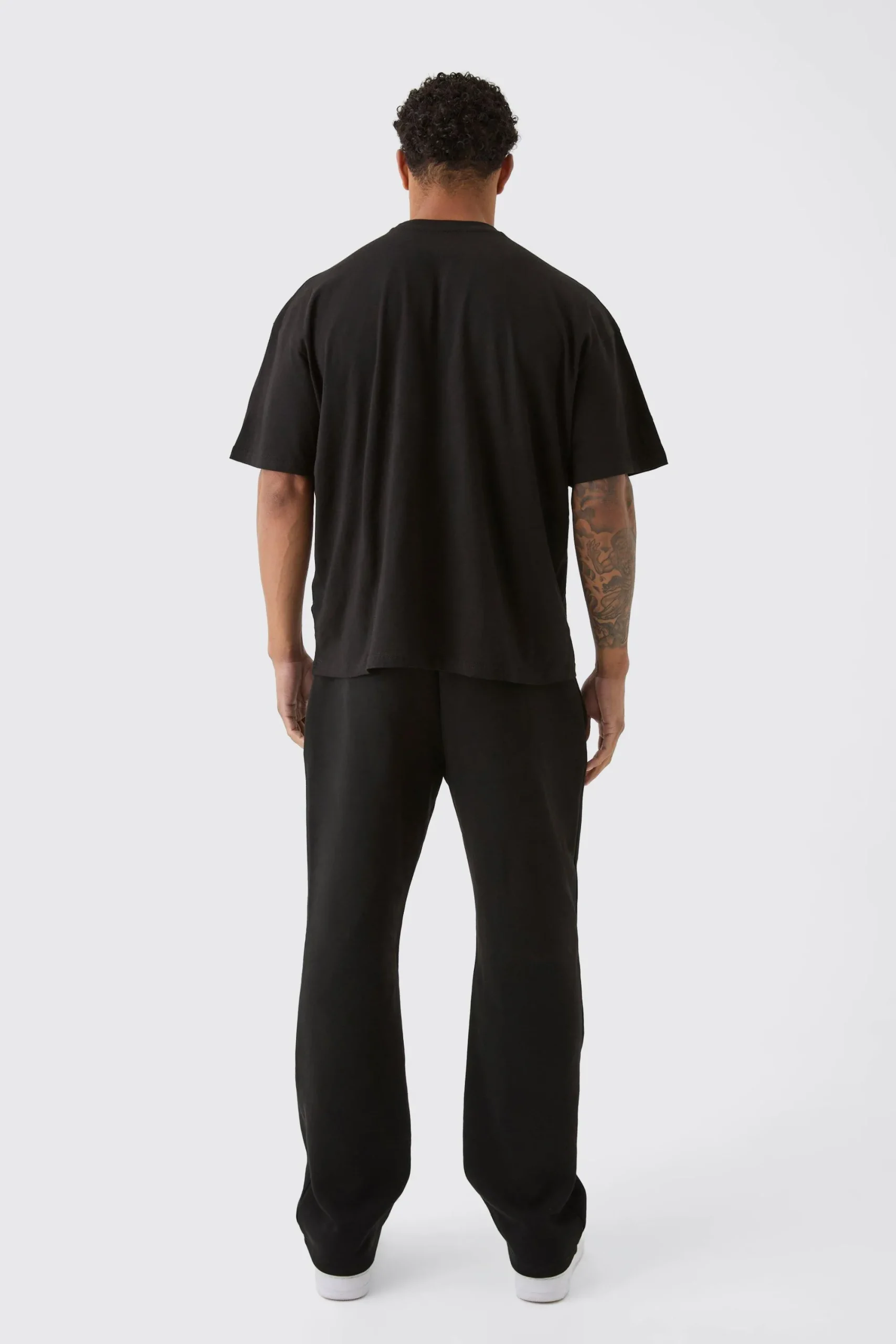 Man Signature Oversized Crew Neck T-shirt | UK^boohooMAN