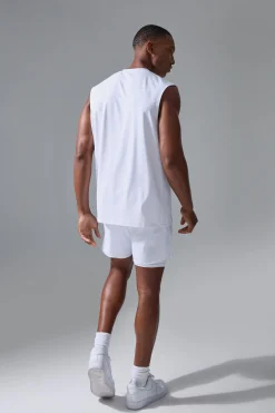 Man Sport V Neck Performance Regular Fit Tank | UK^boohooMAN Clearance