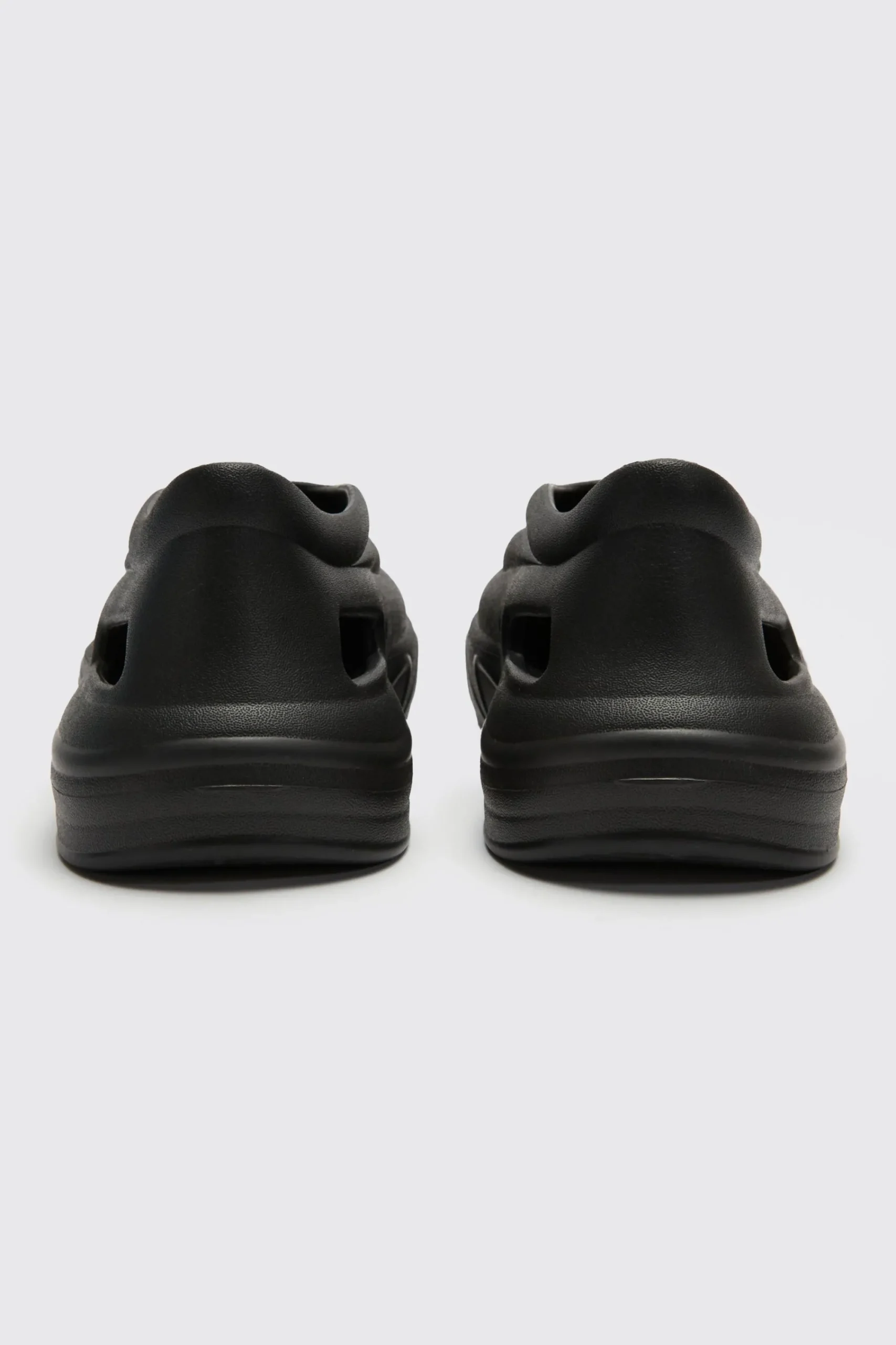 boohooMAN Moulded Runner | UK| Sliders & Slippers