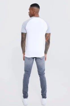 Muscle Fit Man Signature Raglan T-shirt | UK^boohooMAN New