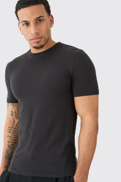Muscle Fit T-shirt | UK^boohooMAN Online