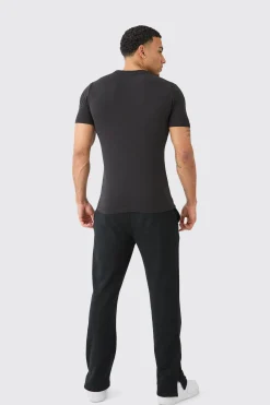 Muscle Fit T-shirt | UK^boohooMAN Online