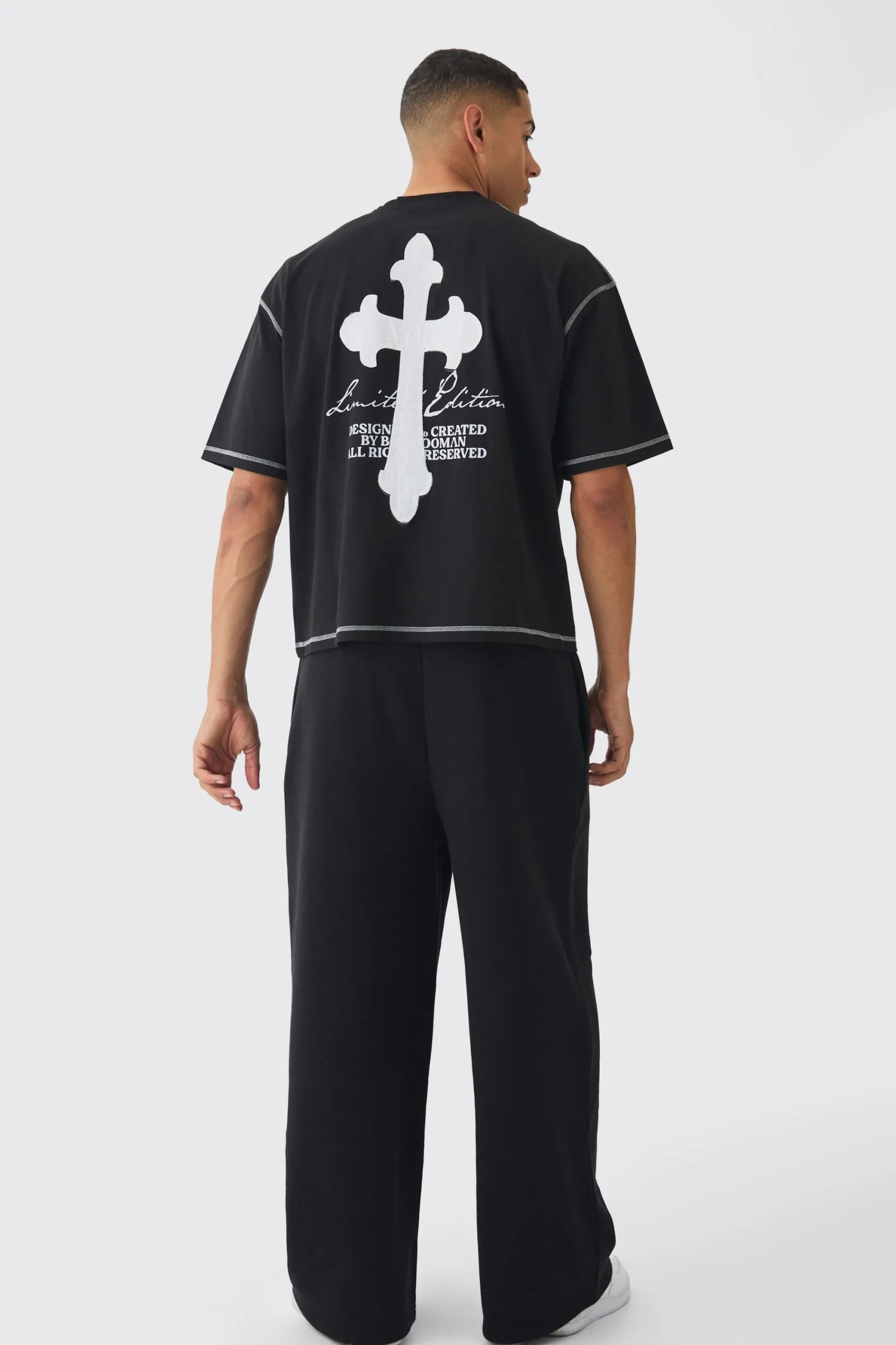 Oversized Boxy Cross Applique Contrast Stitch Heavyweight T-Shirt | UK^boohooMAN Online