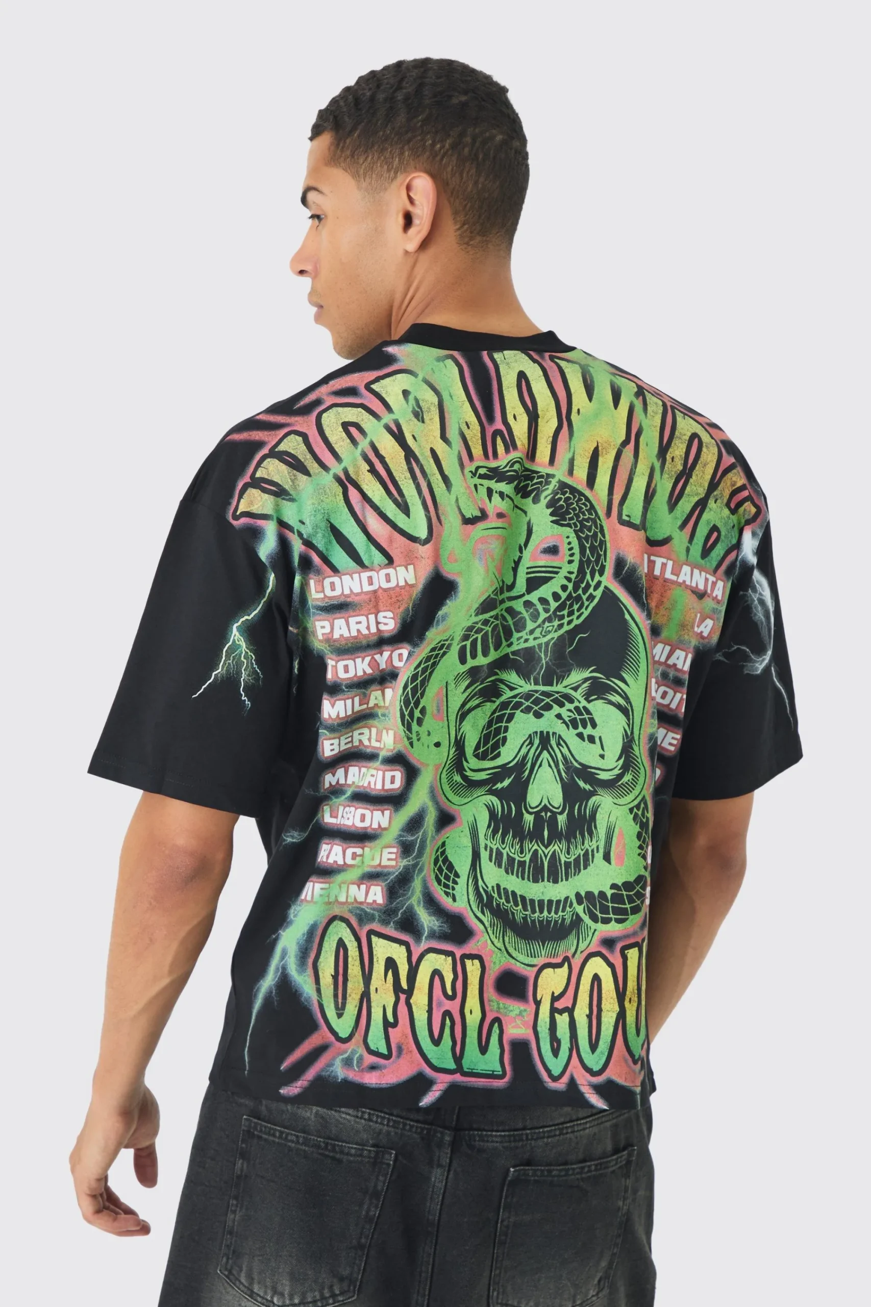 Oversized Boxy Extended Neck Extreme Offcl Tour T-shirt | UK^boohooMAN Outlet