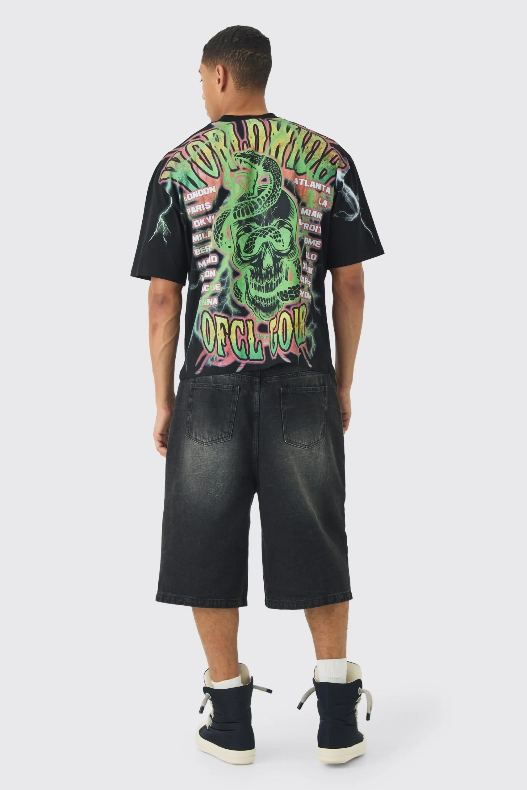 Oversized Boxy Extended Neck Extreme Offcl Tour T-shirt | UK^boohooMAN Outlet